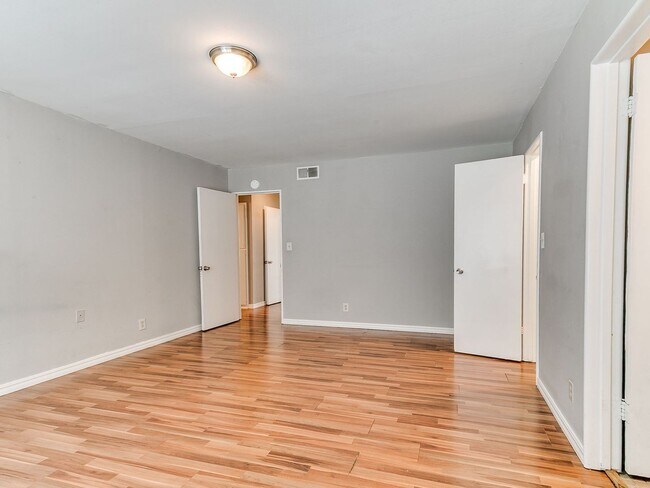 Building Photo - 3920 N Classen Blvd