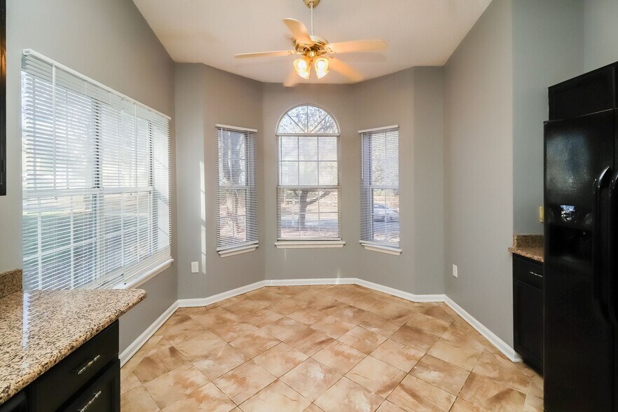 Building Photo - 3606 Briarthorne Dr