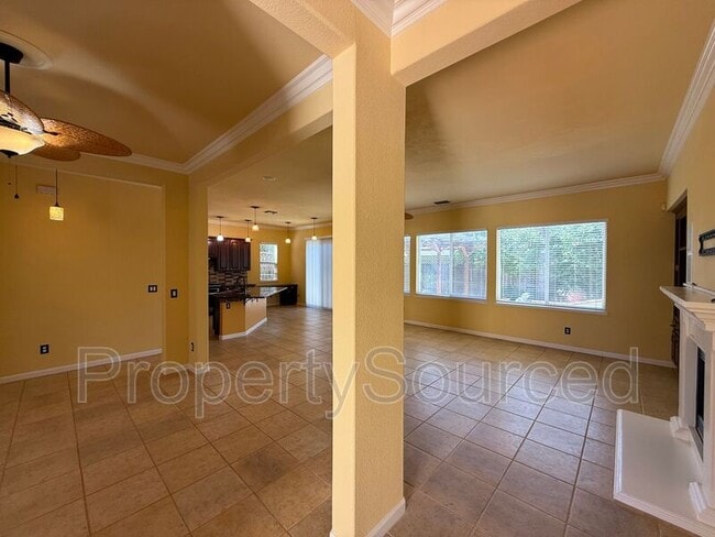 Building Photo - 523 Ruess Rd