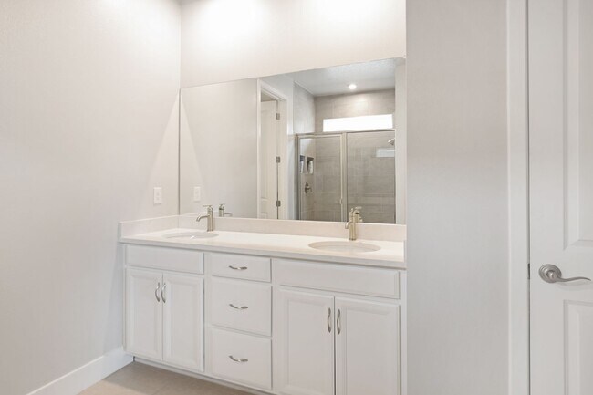 Building Photo - 4 Bed 3 Bath Gem In The Sunstone Community In Wellen Park!!!