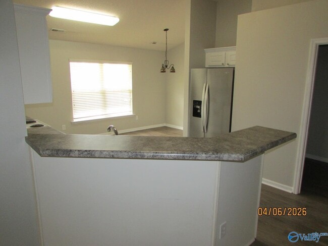 Building Photo - 226 Shadow Ct SW