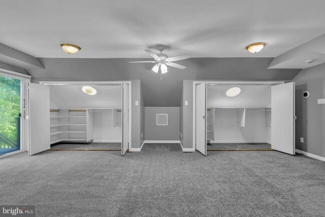 Building Photo - 165 Lakeview Dr N