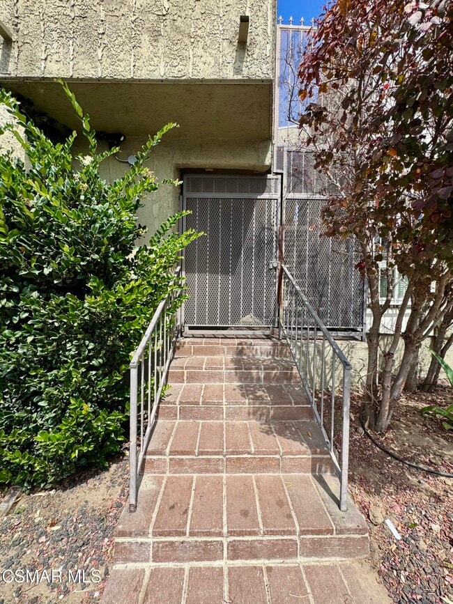 Building Photo - 4506 Saugus Ave
