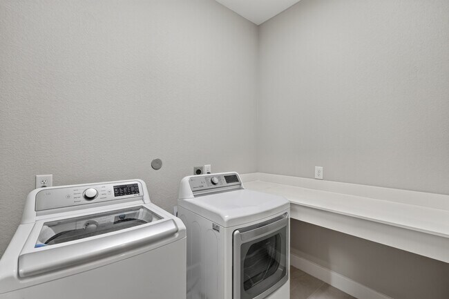 Building Photo - 231 Painters Ridge Ct