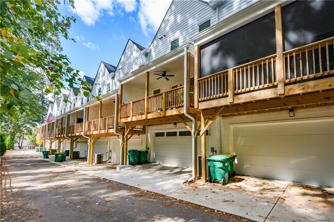 Building Photo - 129 Pearl St