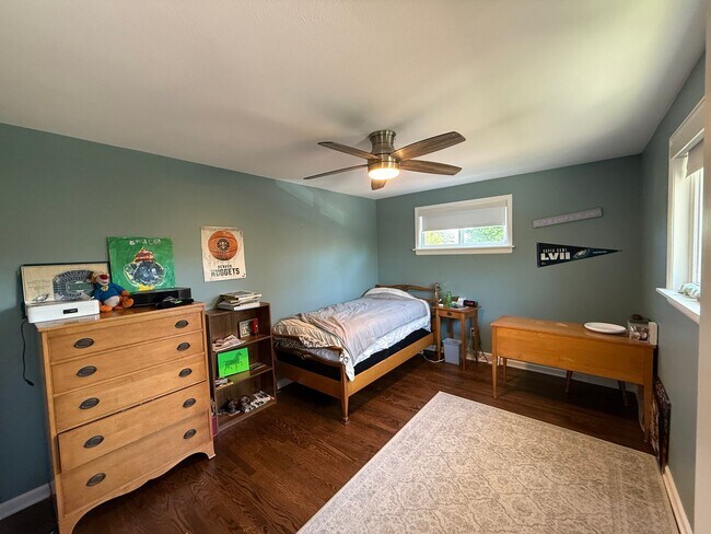 Building Photo - Beautifully Renovated Boulder Gem with Bac...