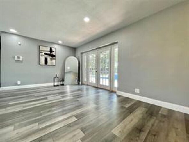 Building Photo - 1478 NE 56th St