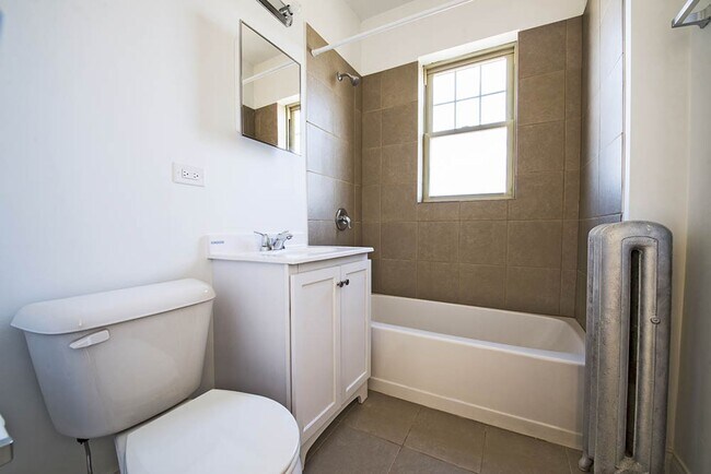 Building Photo - 7800-06 S Morgan