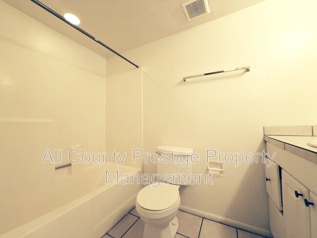 Building Photo - 1831 W Mulberry Dr