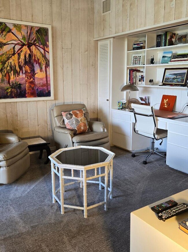 Building Photo - 910 Island Dr