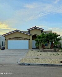 Building Photo - 2153 Blue Vly