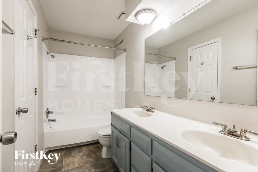 Building Photo - 7504 E 132 Terrace