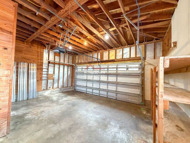 Building Photo - 7 N 77th Ave