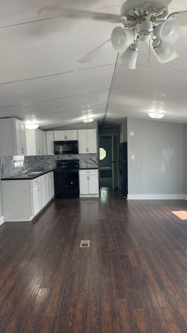 Building Photo - 3 Bed, 2 Bath Mobile Home! HUD ACCEPTED!