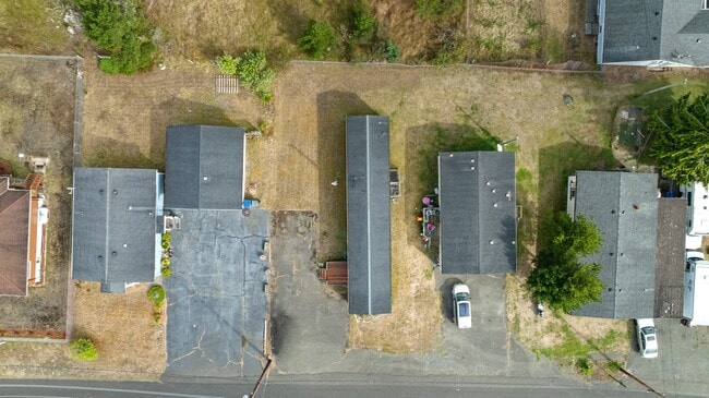 Building Photo - 110 W Veterans Ave