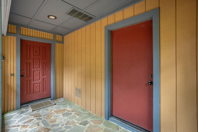 Building Photo - 10 Manatee Way