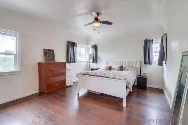 Building Photo - 3891 Superba St