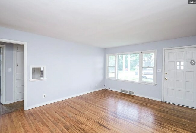 Building Photo - 2620 N Poplar St