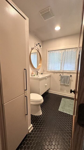 bathroom - 1709 Northfield Pl