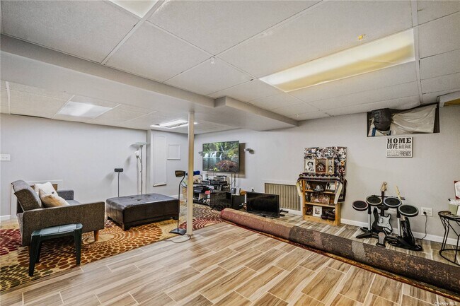 Building Photo - 977 Woodcliff Dr