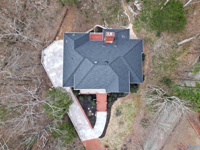 Building Photo - 1319 Chesterfield Rd SE