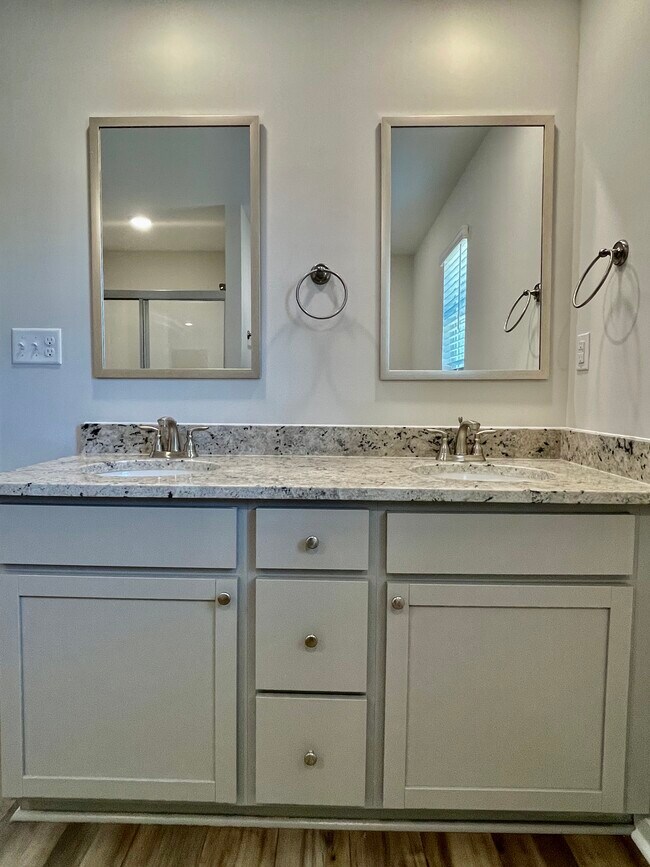 Building Photo - 631 Ridgeland Rd