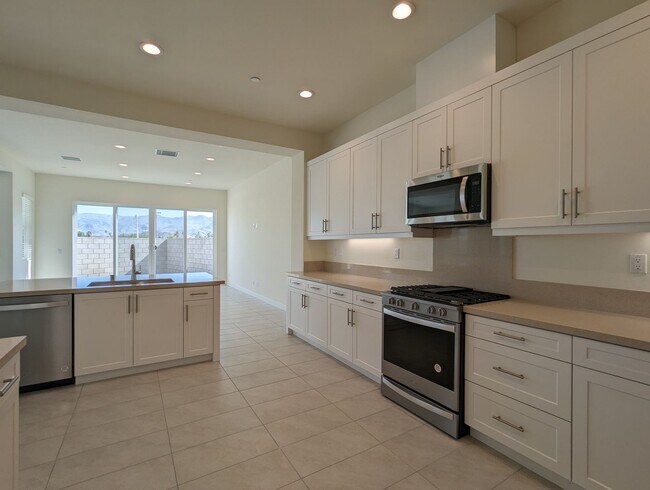 Building Photo - Beautiful Two-Story Four Bedroom Home at t...