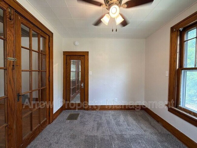 Building Photo - 415 N 32nd St