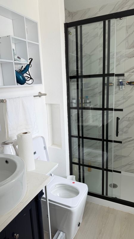 Building Photo - 301 W 1st St