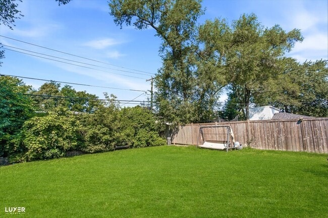 Building Photo - 521 Lavergne Ave