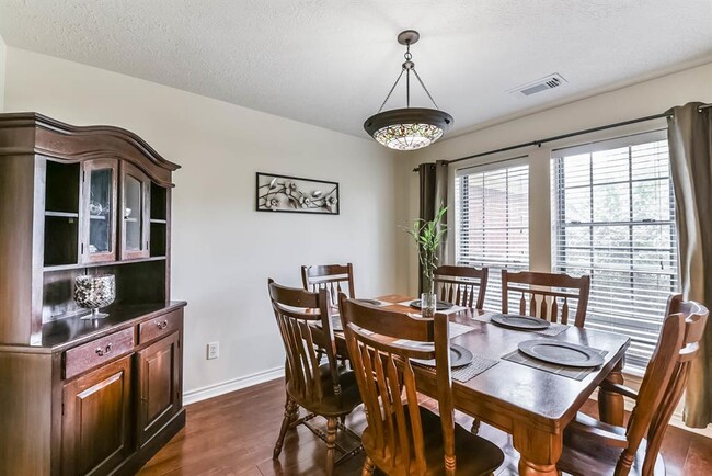 Building Photo - 22314 Rangeview Dr