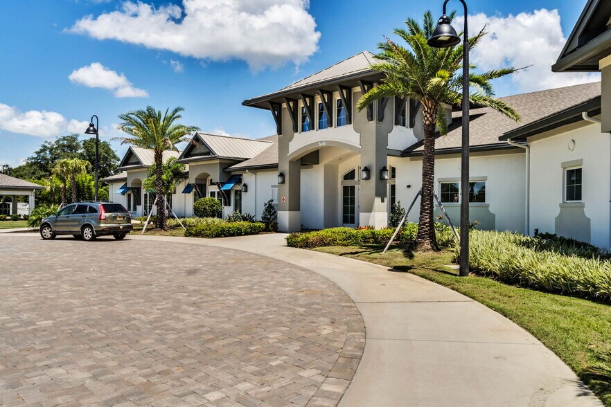 Building Photo - 7790 Four Seasons Blvd