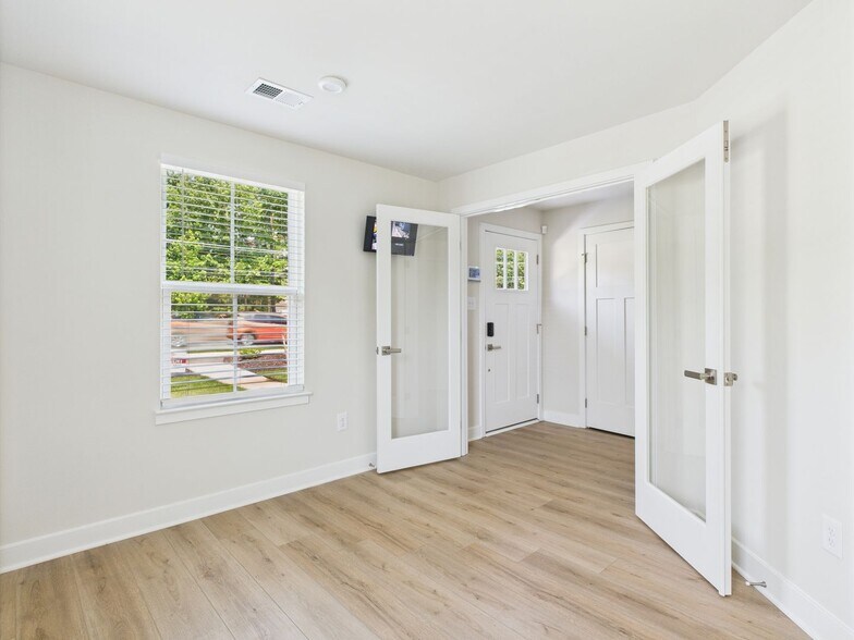 Building Photo - 9600 Laurel Ridge Ct