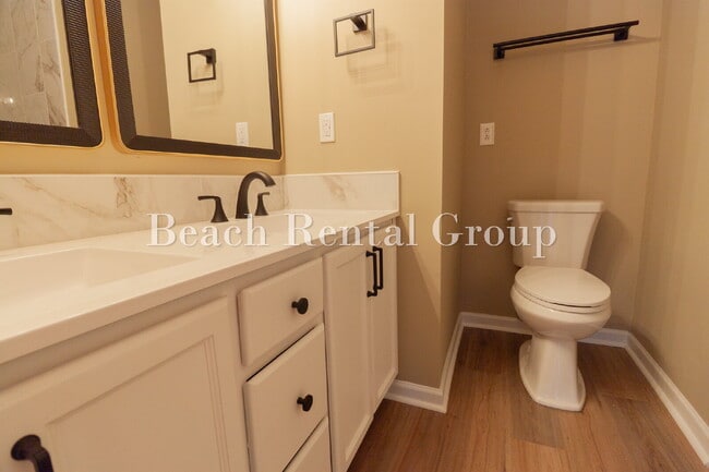 Building Photo - End Unit Townhome in Carolina Forest