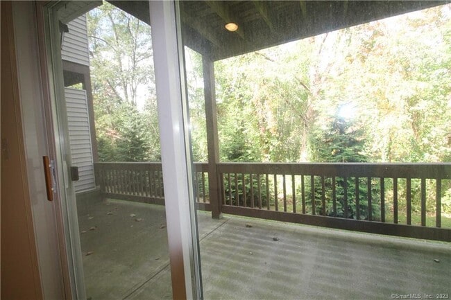 Building Photo - 1407 Larson Dr