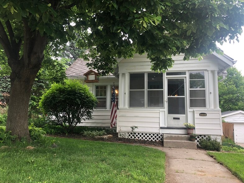 Front of House - 2015 S 58th St