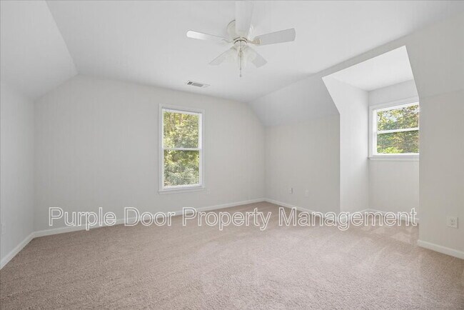 Building Photo - 4201 Autumn Lake Dr