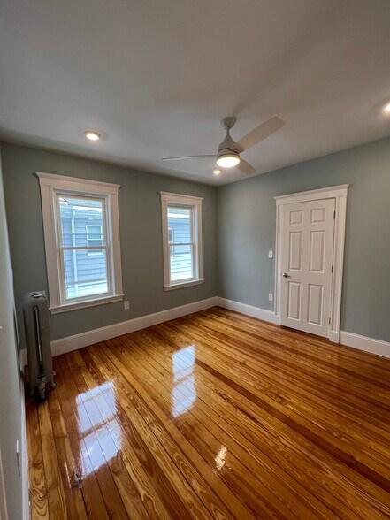 Building Photo - 11 Burnham St