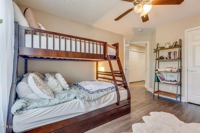 Building Photo - For Rent — Modern Duplex Near Historic Jon...