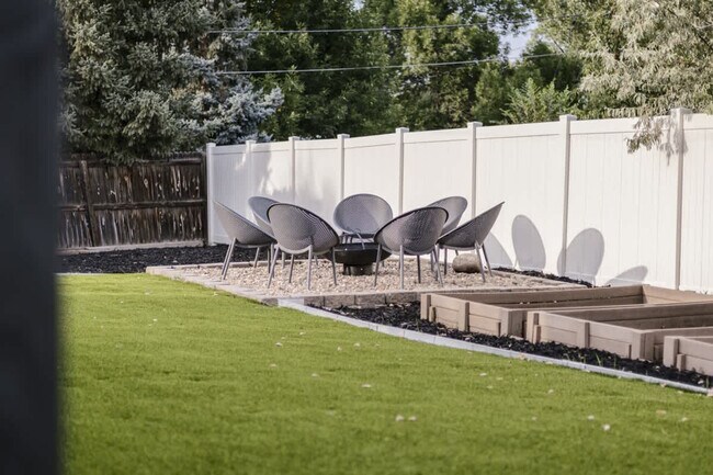 Building Photo - 12080 W 32nd Dr