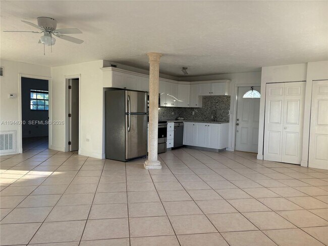 Building Photo - 235 Anne Bonny Dr