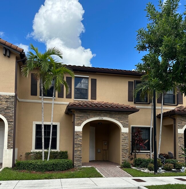 Building Photo - 9336 W 33rd Ave