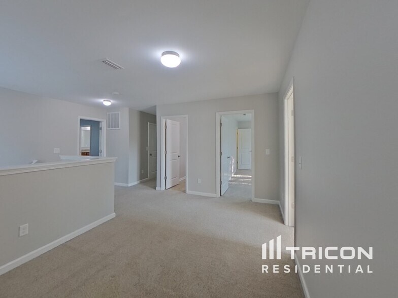 Building Photo - 625 Rook Rd