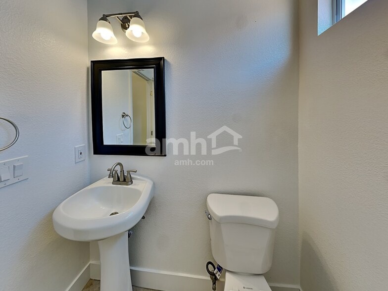 Building Photo - 9468 Descending Creek St