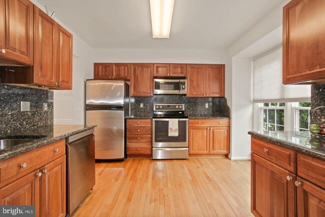 Building Photo - 6531 Kemper Lakes Ct