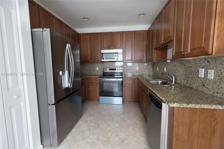 Building Photo - 16122 Poppyseed Cir