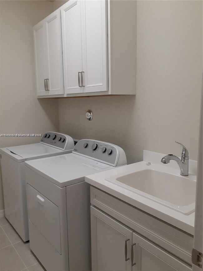 Building Photo - 8214 Hanoverian Dr