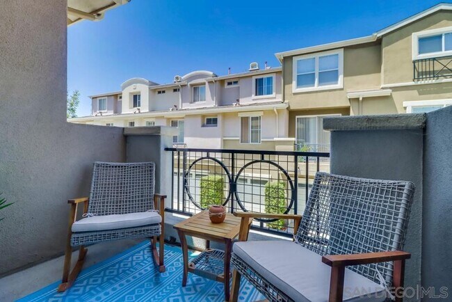 Building Photo - Tri-Level Townhome Condo for Rent – 2 Bed,...