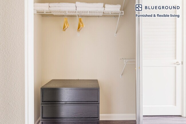 Building Photo - 501 Murphy Ranch Rd