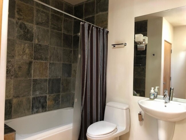 Building Photo - 1012 Marquez Pl